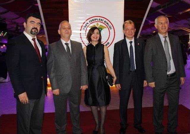 Hekimler Ve Tıp &Ouml;ğrencileri Tıp Balosunda Bir Araya Geldi 2