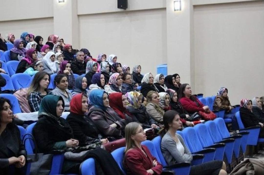 Arifiye&rsquo;de Anne Ve Babalara Madde Bağımlılığı Semineri Verildi
