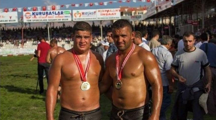 Denizlili G&uuml;reş&ccedil;i Ağır Siklette &Uuml;&ccedil;&uuml;nc&uuml; Oldu