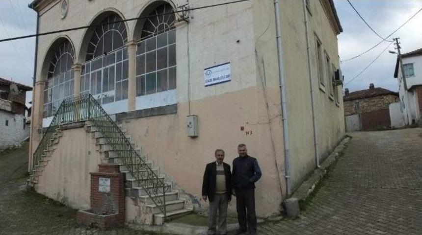 Burhaniye&rsquo;de Ağacık Cami İlgi Bekliyor