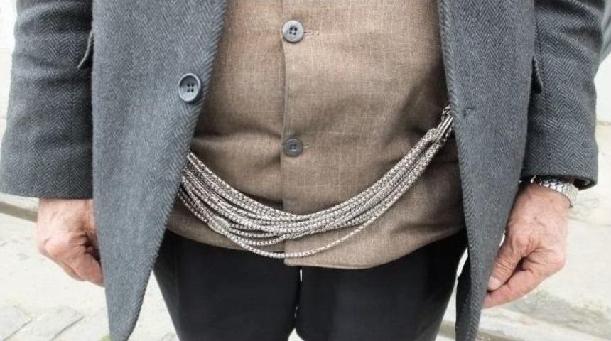 Burhaniye&rsquo;de K&ouml;stekli Saat Ali Dedeye Aksesuar Oldu