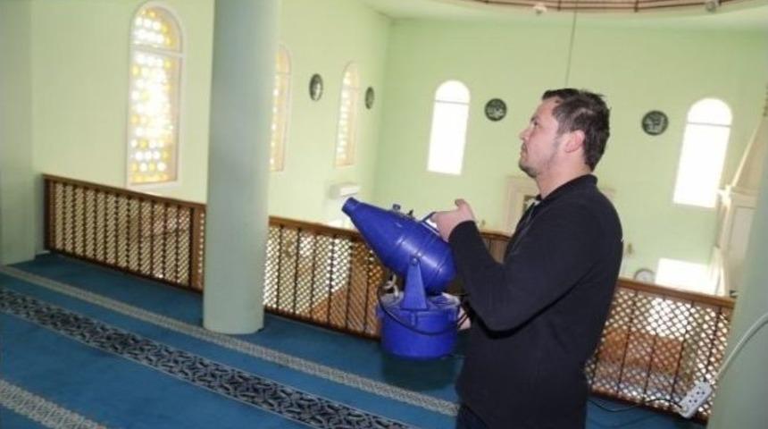 Kırklareli Belediyesi Kamu Kurum Ve Kuruluşlarını Dezenfekte Ediyor