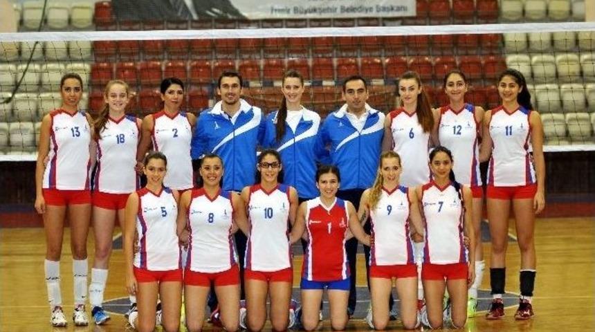 İzmirli Bayanlar Filede Final Peşinde