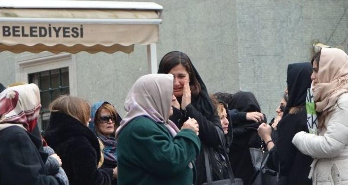 Şile&rsquo;deki Kazada &Ouml;len &Uuml;niversiteli Berkay Son Yolculuğuna Uğurlandı