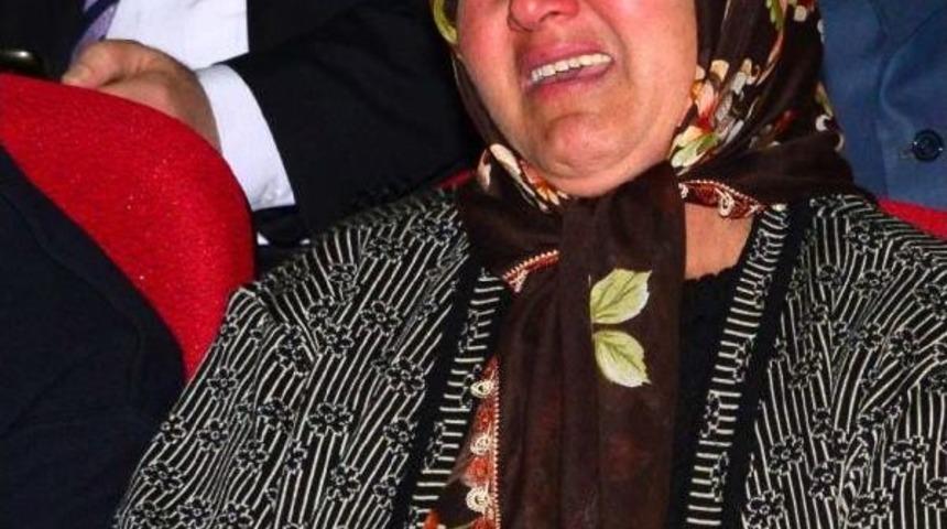 Adana'da Şehit Yakınlarına Ve Gazilere 'devlet &Ouml;v&uuml;n&ccedil; Madalyası' Verildi