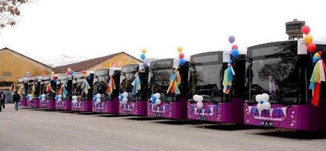 Van ın Ulaşım Sorununu &Ccedil;&ouml;zecek Otob&uuml;sler Hizmettte 1