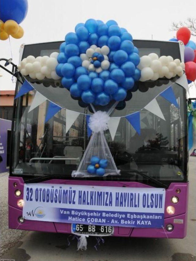 Van ın Ulaşım Sorununu &Ccedil;&ouml;zecek Otob&uuml;sler Hizmettte 2
