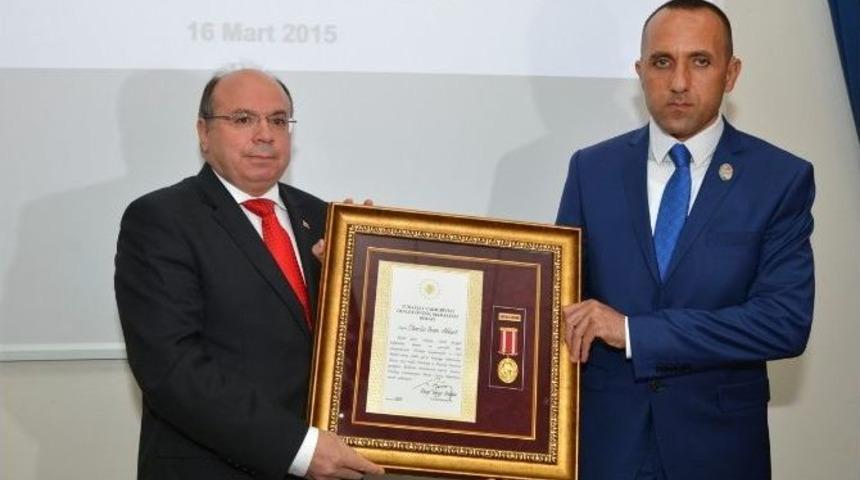 Şehit Ailesi Ve Gaziye Devlet Övünç Madalyası