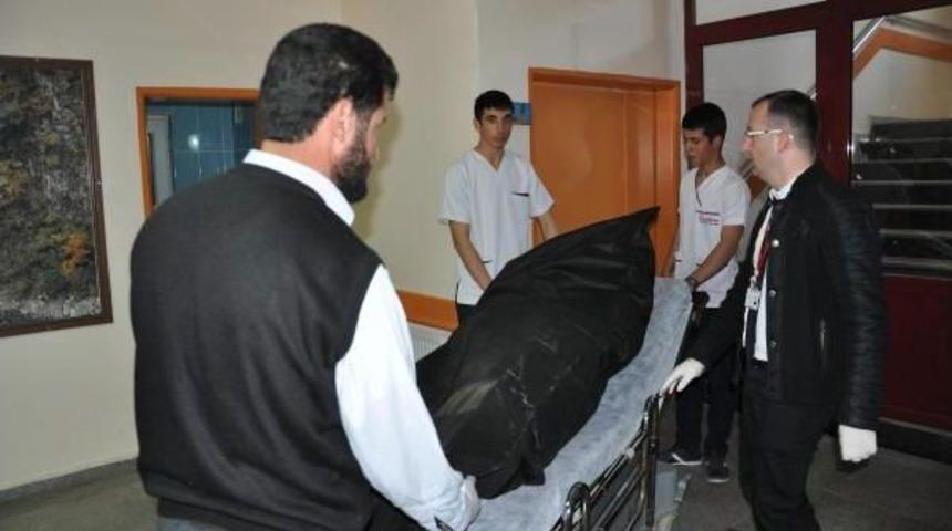 Eşyalarını Almak I&ccedil;in Sınırı Ge&ccedil;en Suriyeli Patlamada &Ouml;ld&uuml;