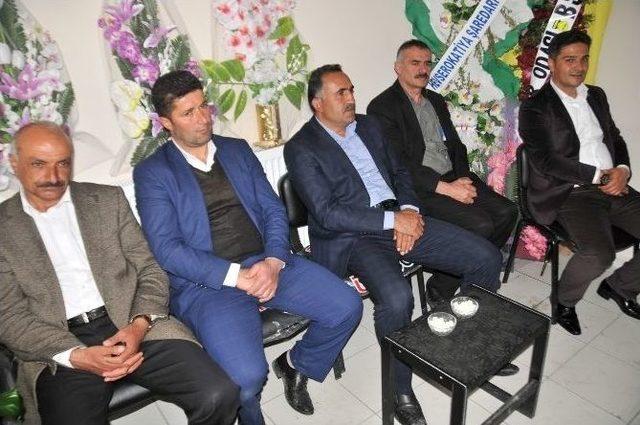 Hdp Muhtarlarla Bir Araya Geldi