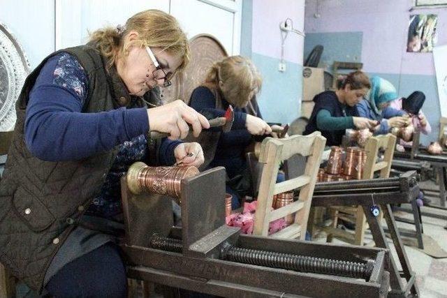 (özel Haber) Bakırcılığa Kadın Eli Değiyor