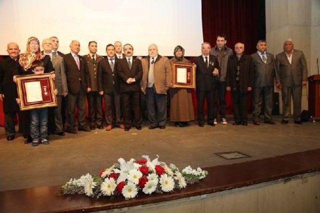 Sakarya'da Şehit Yakınlarına Devlet Övünç Madalyaları Verildi