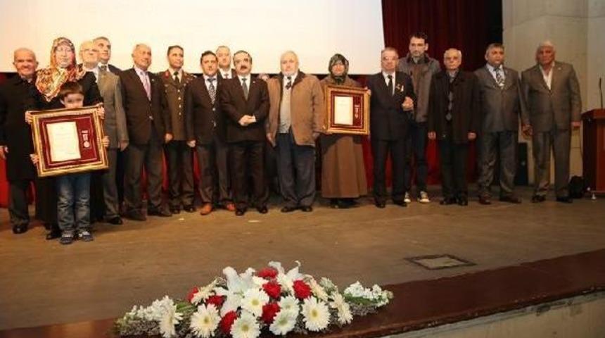Sakarya'da Şehit Yakınlarına Devlet &Ouml;v&uuml;n&ccedil; Madalyaları Verildi