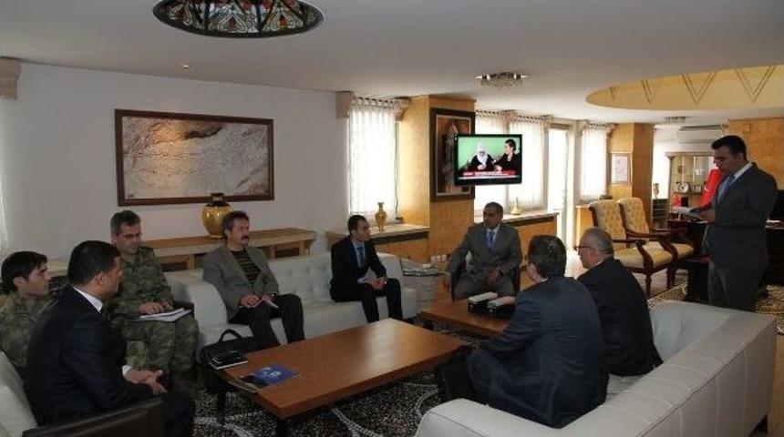 Gazi Polise Devlet &Ouml;v&uuml;n&ccedil; Madalyası