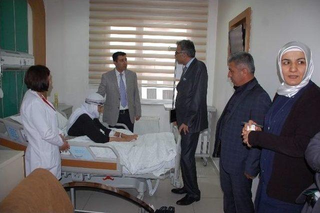 Genel Sekreter &Ouml;z İle Hastane Y&ouml;neticisi Doğan, Hastaları Ziyaret Etti 1