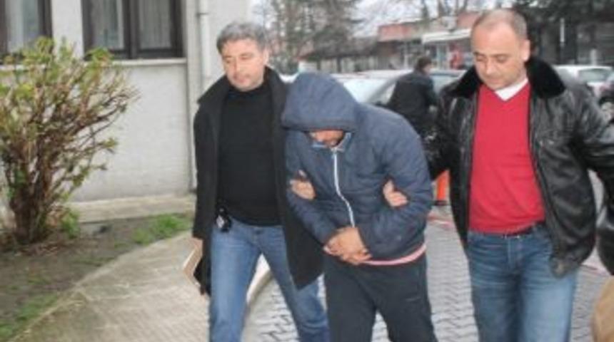 Y&uuml;ksek Sesle M&uuml;zik Dinleyen Komşusunu Silahla Yaralayan Zanlı Tutuklandı