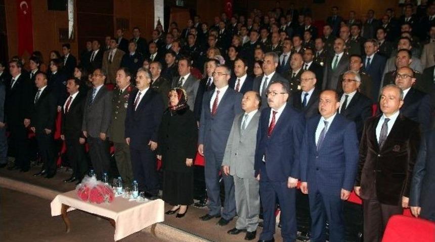 Gazilere &Ouml;v&uuml;n&ccedil; Madalyası Verildi