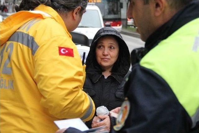 Motosiklet Yayaya &Ccedil;arptı: 2 Yaralı 1