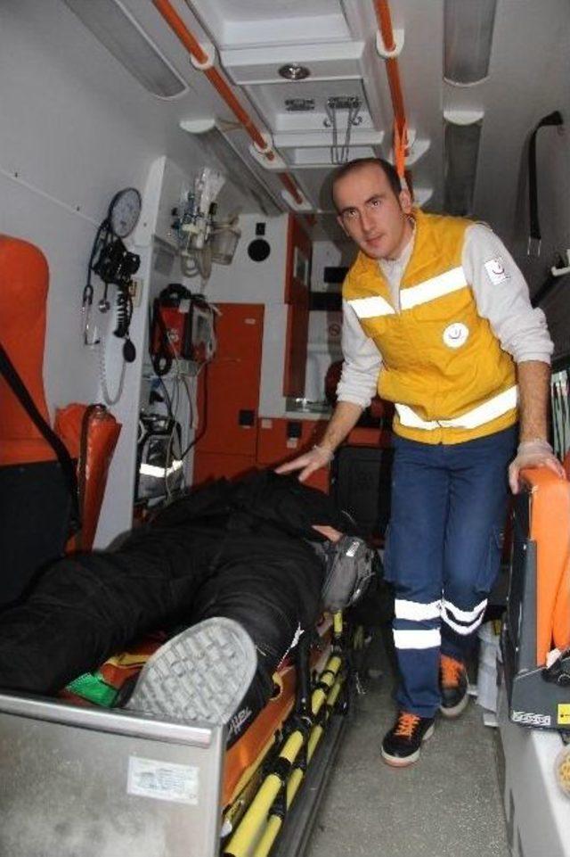 Motosiklet Yayaya &Ccedil;arptı: 2 Yaralı 2