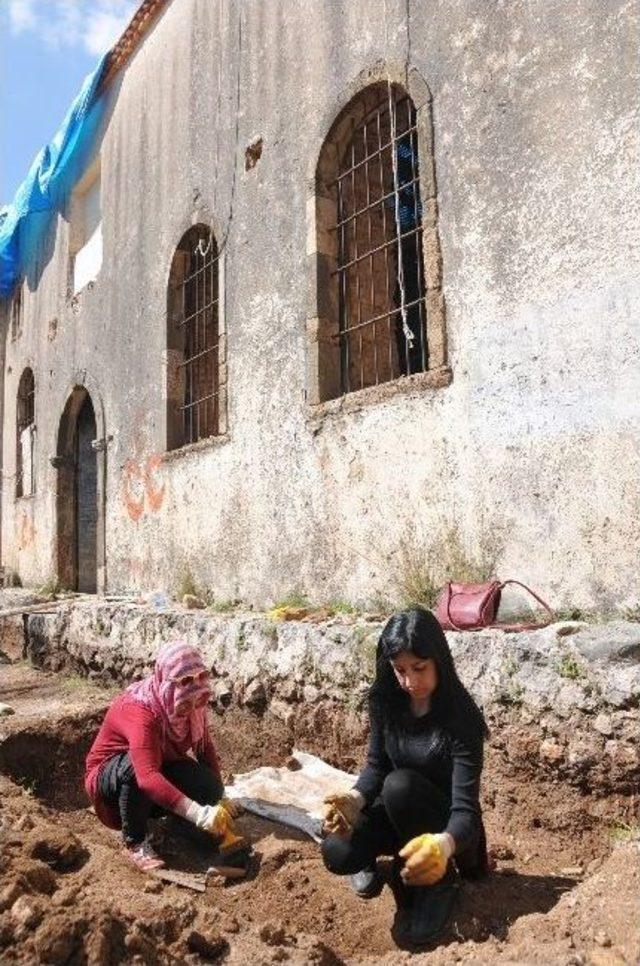 Aya Yorgi Kilisesi 142 Yıl Sonra İlk Kez Kapsamlı Şekilde Restore Ediliyor 3