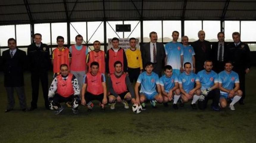 Zonguldak Polisinden Halı Saha Turnuvası