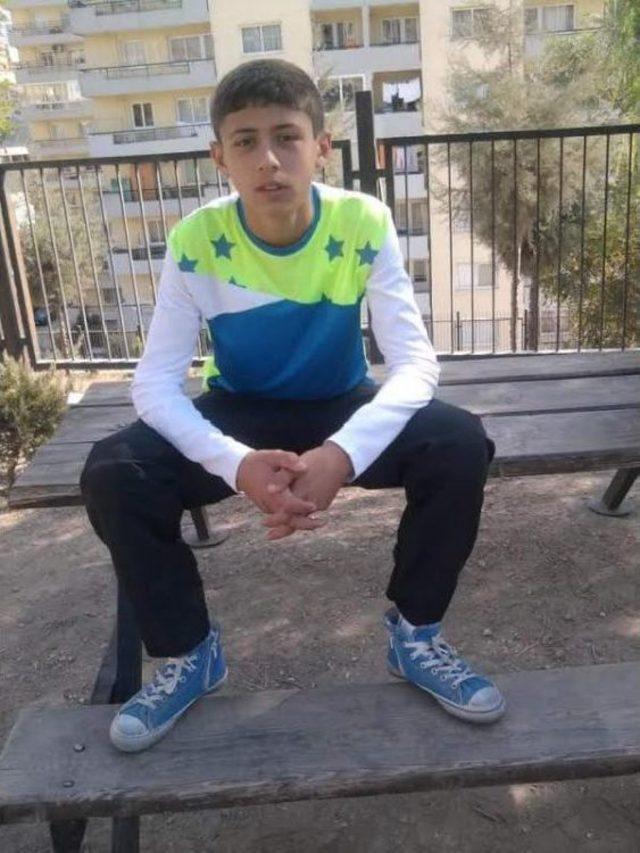 Kamyonet Takla Attı, Bucasporlu Gen&ccedil; Futbolcu &Ouml;ld&uuml;, 3 Kişi Ağır Yaralandı 1