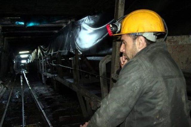 Maaşlarını Alamayan Maden Işçileri ocaktan Çıkmama Eylemi Başlattı 1