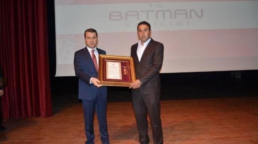 Gaziye Devlet &Ouml;v&uuml;n&ccedil; Madalyası Verildi