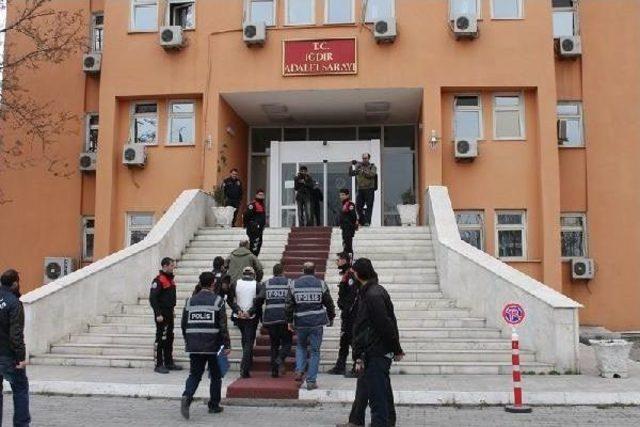 3 Kız Çocuğuna Cinsel Istismardan Tutuklandı