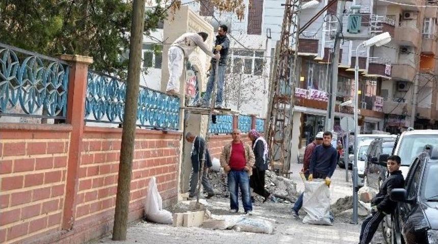 Cami Kapıları Yıkılıp Mimarisine G&ouml;re Yapıldı