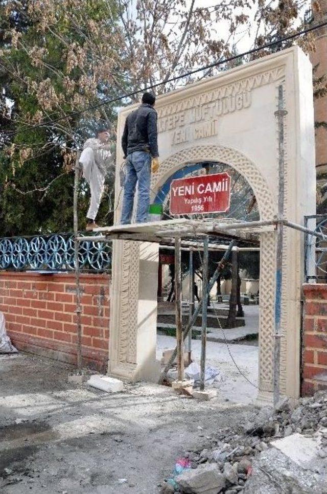 Cami Kapıları Yıkılıp Mimarisine G&ouml;re Yapıldı 2
