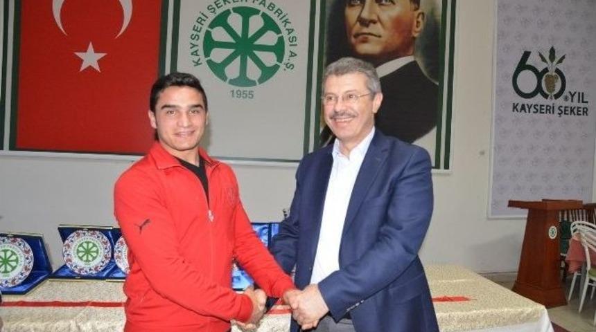 Kayseri Şeker G&uuml;reş&ccedil;ileri Şampiyonalardan Madalya İle D&ouml;nd&uuml;