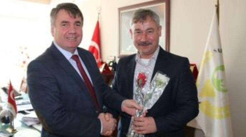 Ziya Tay&rsquo;dan Başkan Yaralı&rsquo;ya Kutlama