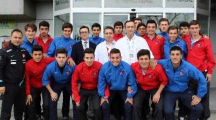 Şampiyon Liseliler Sağlık Taramasından Ge&ccedil;irildi