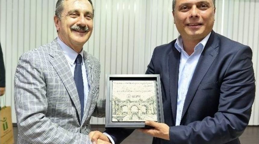 Tepebaşı Ve Muratpaşa Kardeş Beledıye Oldu