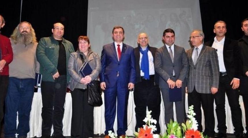 &rsquo;seksenler&rsquo; Dizisinin Oyuncuları Davetlileri Kahkahaya Boğdu