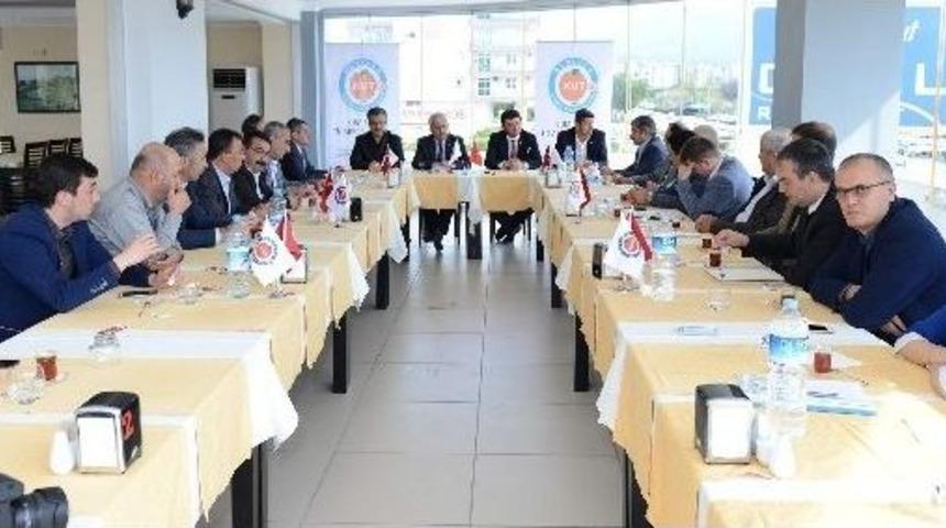 Belediye Ve Stk&rsquo;lar Kumluca İ&ccedil;in Toplandı