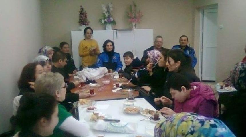 Boz&uuml;y&uuml;k Tdp B&uuml;ro Amirliği&rsquo;nden Engelliler Derneğine Ziyaret