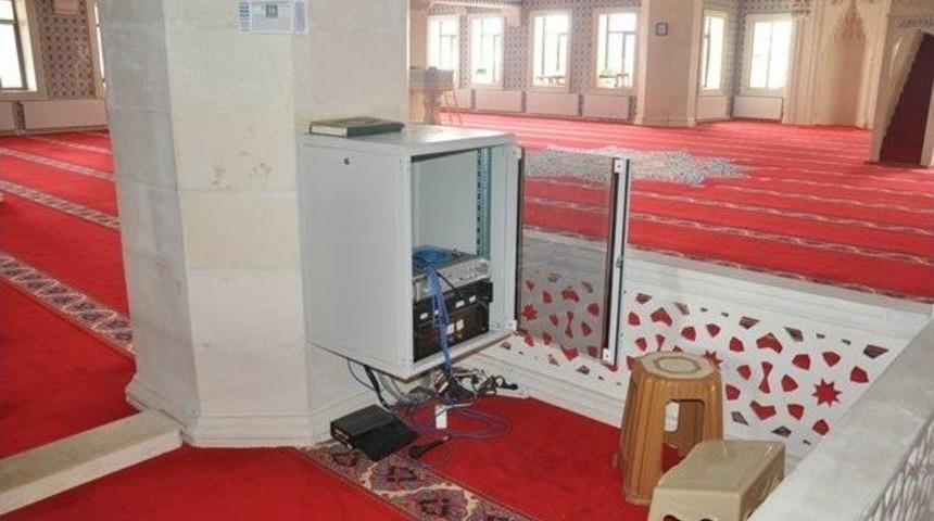 Caminin Hoparl&ouml;r Cihazları &Ccedil;alındı