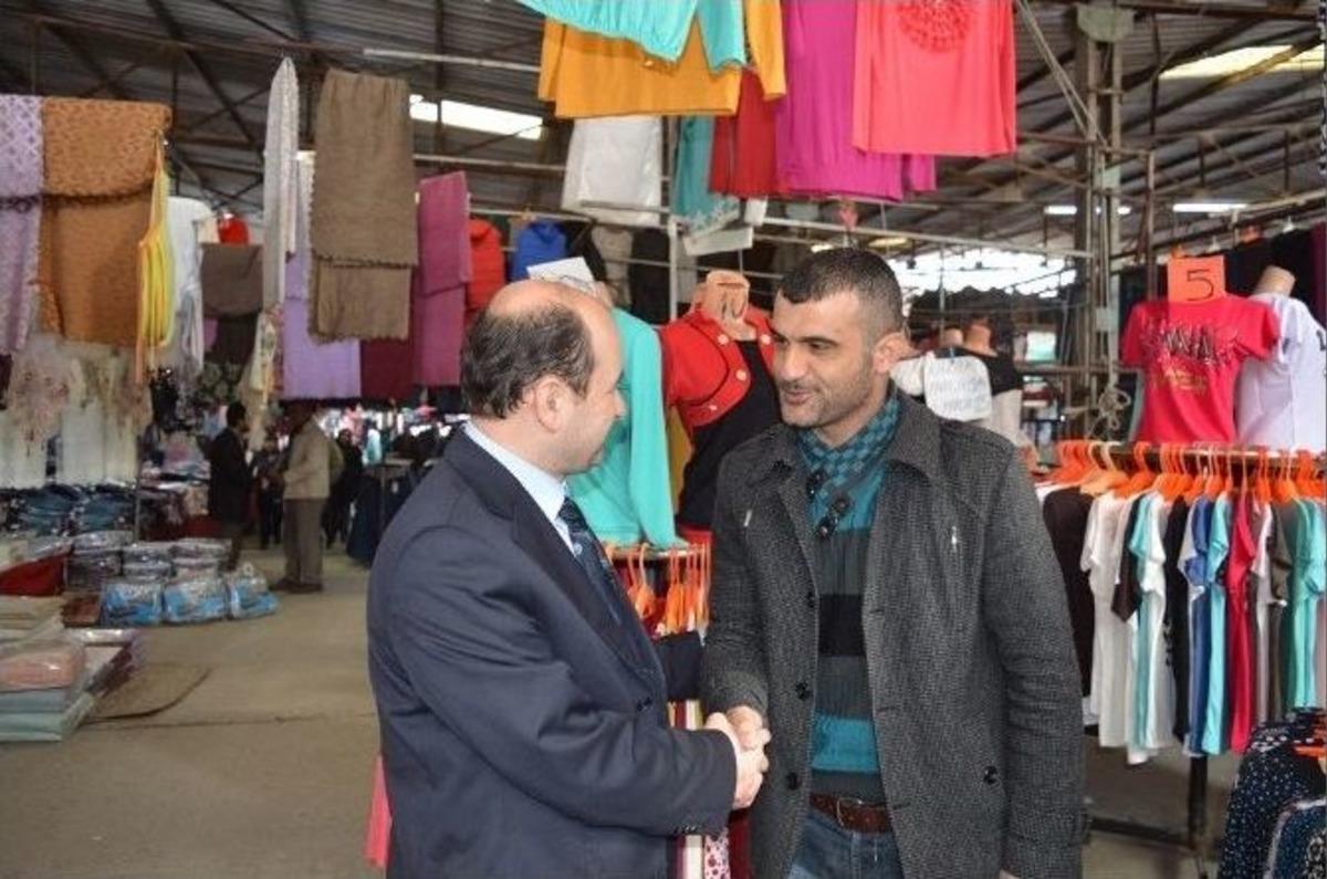 Sofuoğlu&rsquo;na Turgutlu Pazaryerinde B&uuml;y&uuml;k İlgi