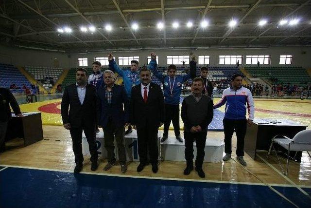 Rize’de Güreş Grup Müsabakaları Sona Erdi. 1