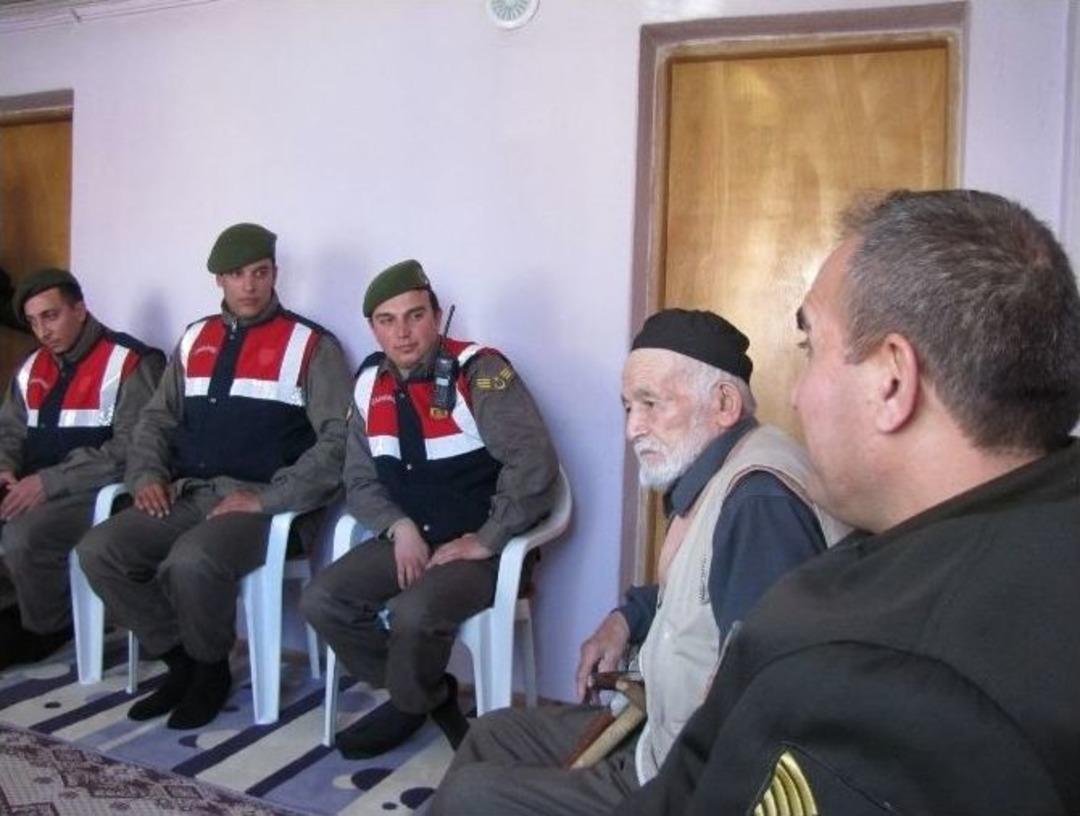 Hisarcık Jandarmasından Şehit Mezarlarına Ve Ailelerine Ziyaret