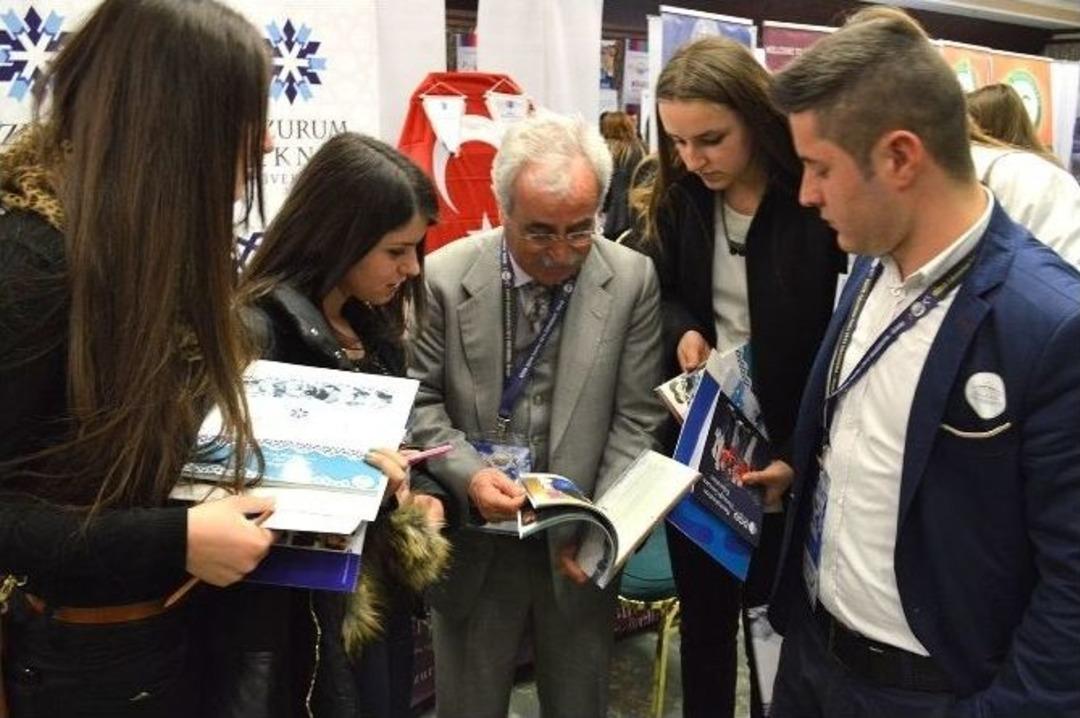 Makedonyalı &Ouml;ğrencilerden Et&uuml;&rsquo;ye B&uuml;y&uuml;k İlgi