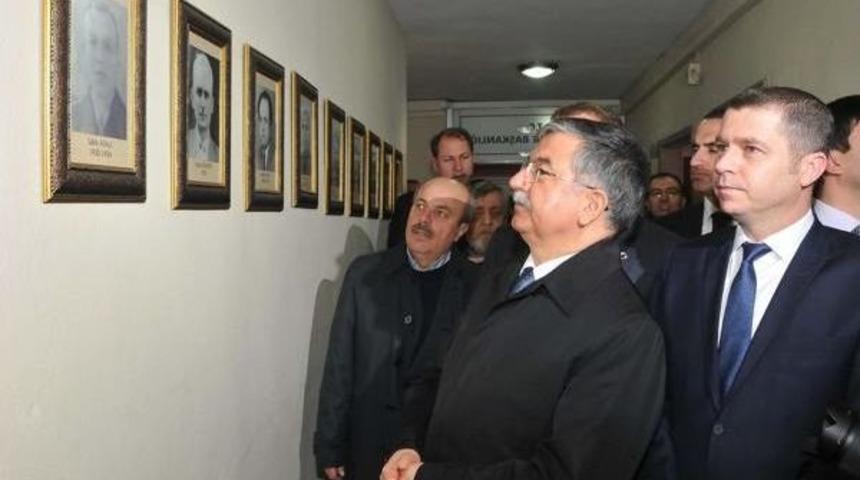 Savunma Bakanı İsmet Yılmaz'dan S&uuml;rpriz &Ccedil;an Ziyareti