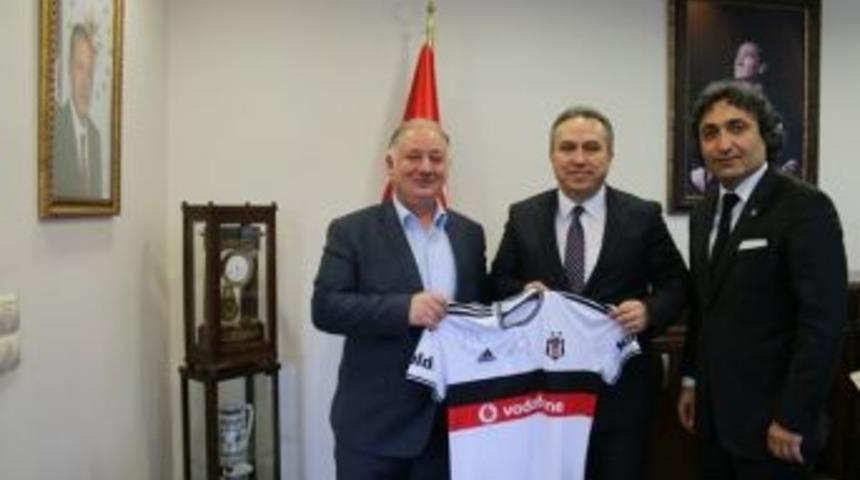 Vali Fidan&rsquo;a Beşiktaş Forması