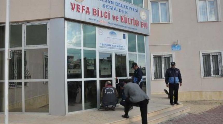 M&uuml;h&uuml;rlenen Okuma Evinin Bilgisayarları &Ccedil;alındı