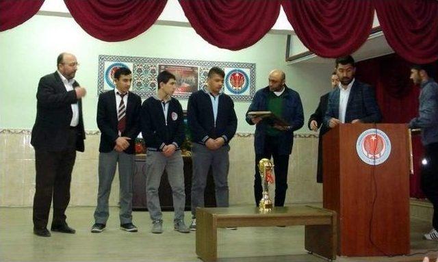 K&uuml;tahya Evliya &Ccedil;elebi Anadolu İmam Hatip Lisesi&rsquo;nin G&uuml;reş Başarısı 1