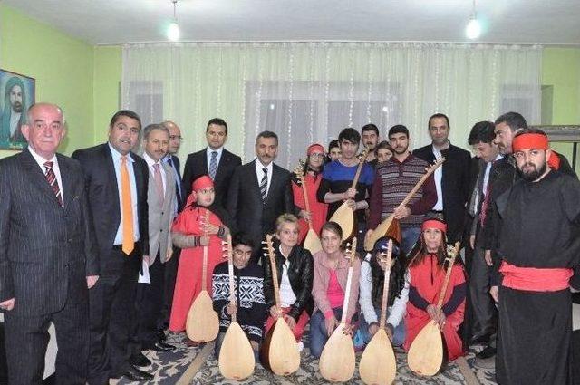 Vali Kaymak: &ldquo;bundan Sonra Silahlar Değil Bağlamalar &Ccedil;atılacak&rdquo; 1