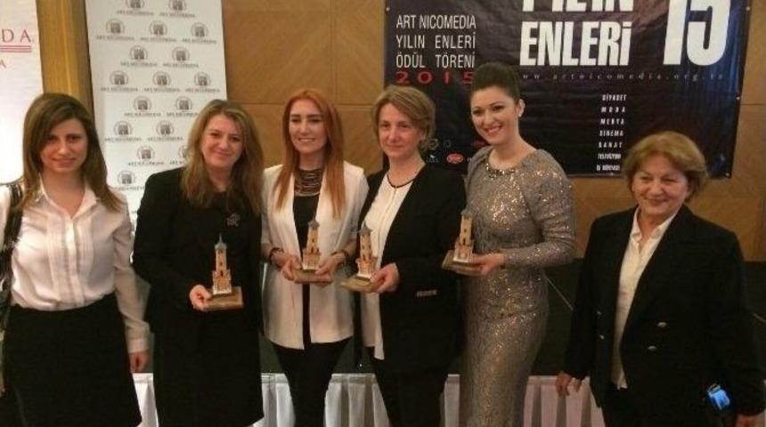 İzmit Yılın Enleri &Ouml;d&uuml;lleri Sahiplerini Buldu