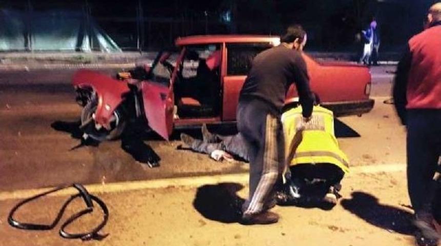 Adapazarı'nda 3 Ara&ccedil;lı Zincirleme Kaza: 3 Ağır Yaralı